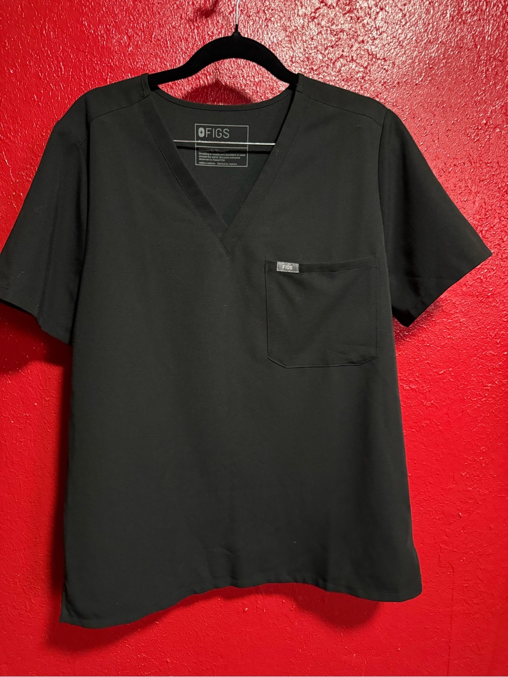 209. Preloved Catarina Woman’s FIGS Black V-Neck Scrub Tee with Chest Pocket
